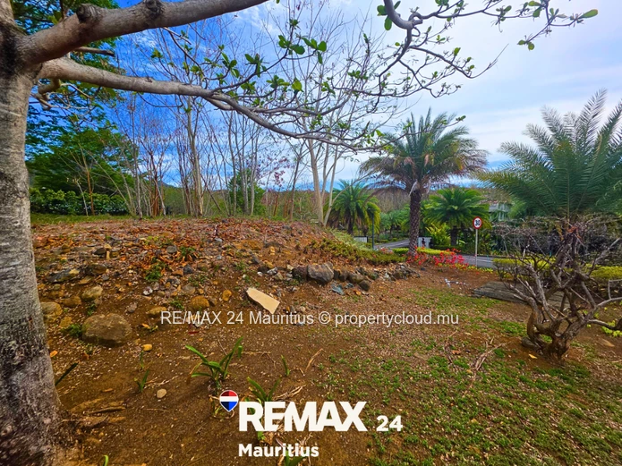Exclusive Residential Plots with Mountain Views – Rivière Noire