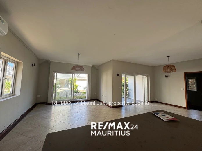 Serene & Stylish A-Frame Villa | Steps to Pereybere Beach | Pet-Friendly | Pool