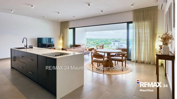 Modern Grand Baie Apartment with Expansive Terrace and Pool Access