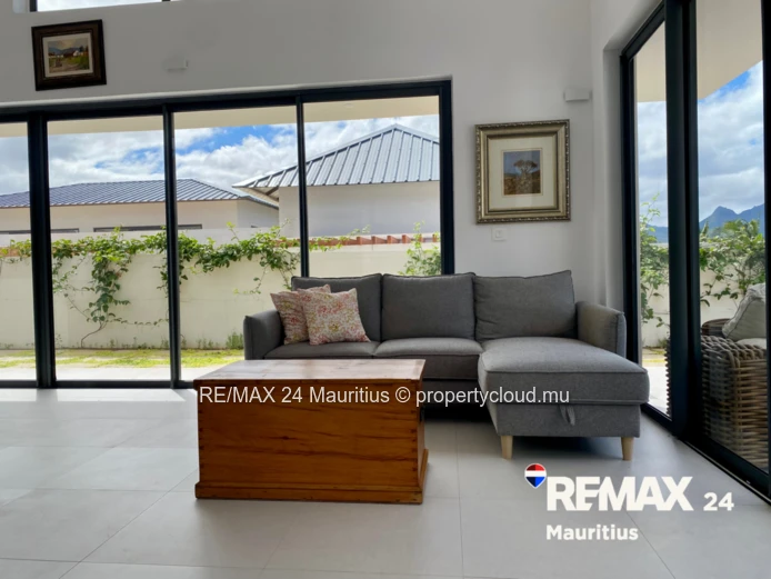 Pet-Friendly Villa for Rent in Tamarin