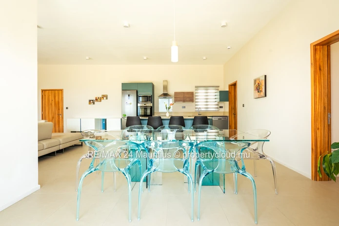 Exclusive Penthouse With Ocean And Mountain Views In Moka
