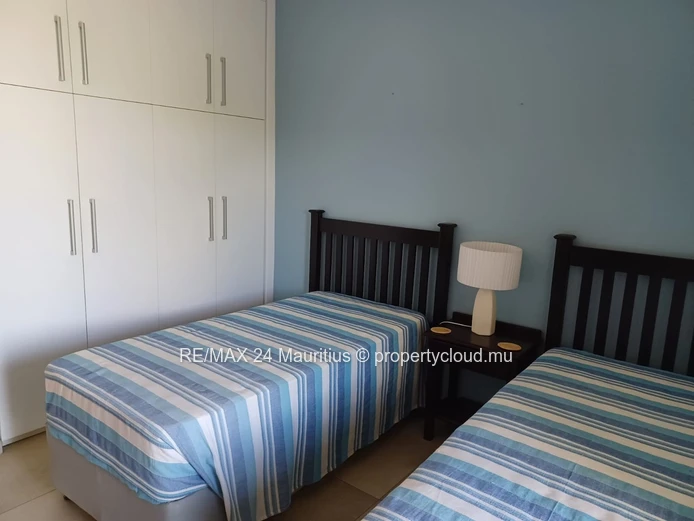 Luxurious 3-Bedroom Apartment in Royal Park, Balaclava