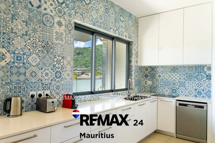Magnifique Penthouse de 3 chambre en suite vue mer et montage