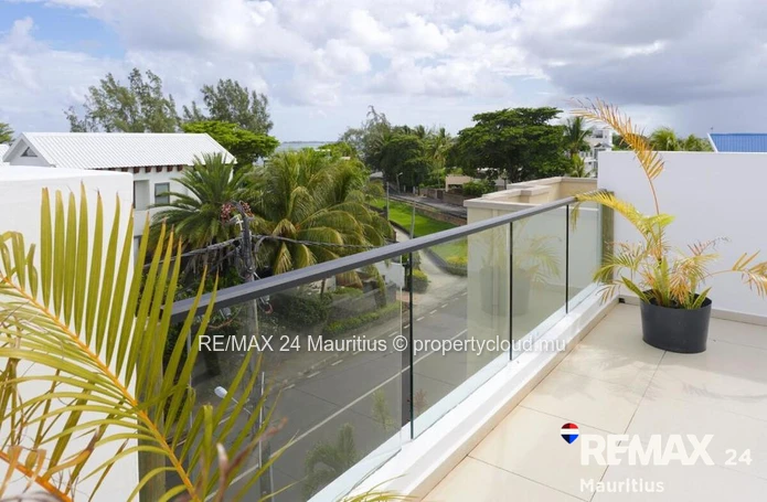 Luxury 3-Bedroom En-Suite Coastal Retreat