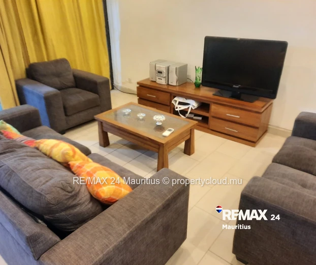Beachfront duplex villa within walking distance to the Public Beach, hotels and all amenities