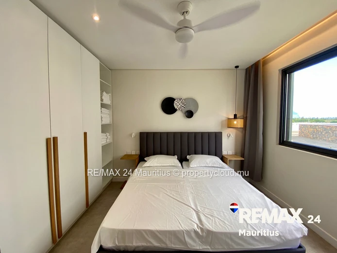 Luxury 2-Bed Apartment with Private Garden in Beachfront Residence