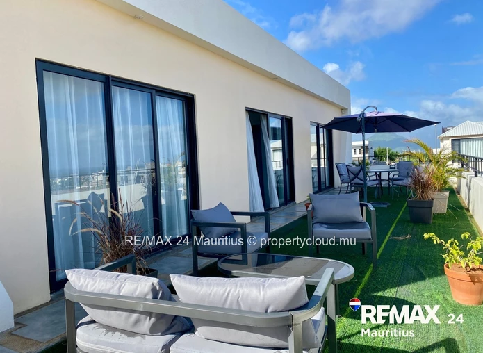 3-Bedroom Villa with Sea Views in Gated Community