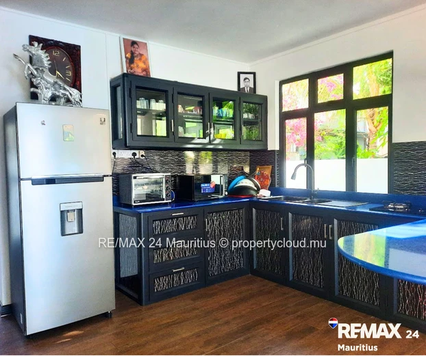 Fully furnished house in a calm and peaceful environment, 10 minutes walk to the sea!