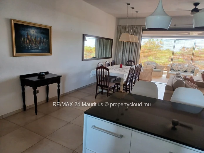 Luxurious 3-Bedroom Apartment in Royal Park, Balaclava